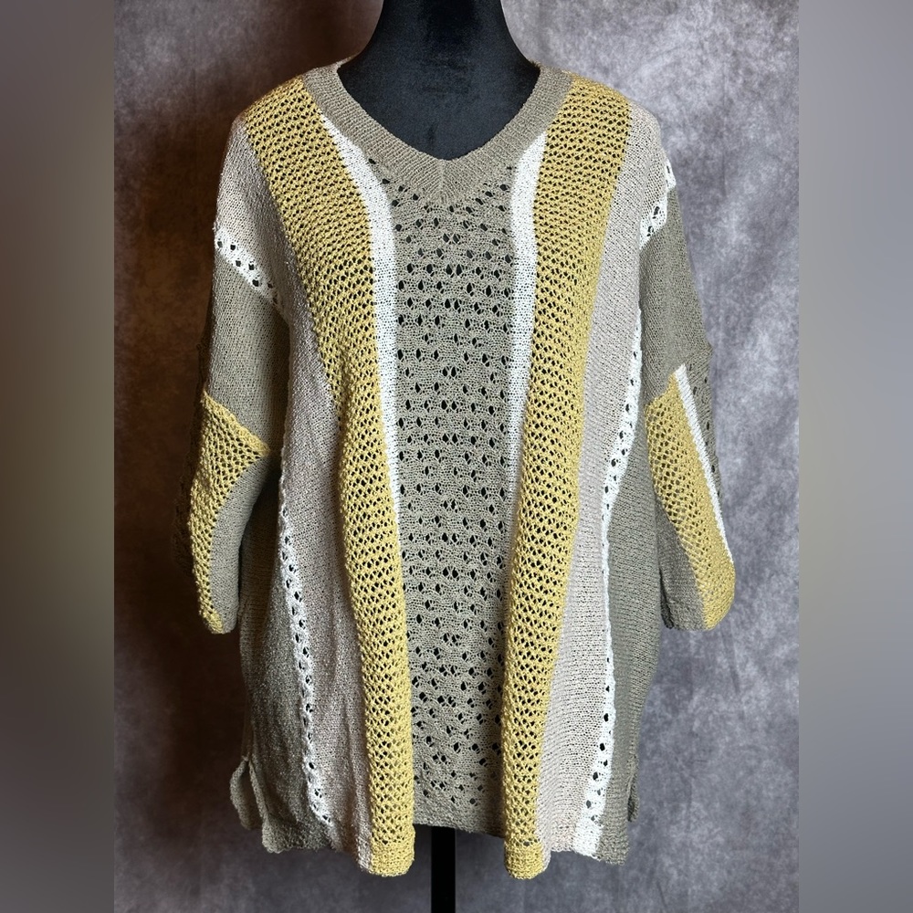 NEW! 3/4 SLEEVE KNIT SWEATER SIZE S